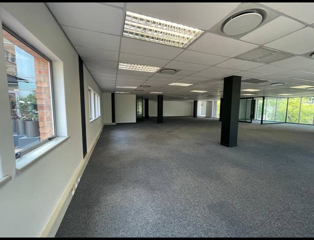 369M² OFFICE TO LET IN BRYANSTON